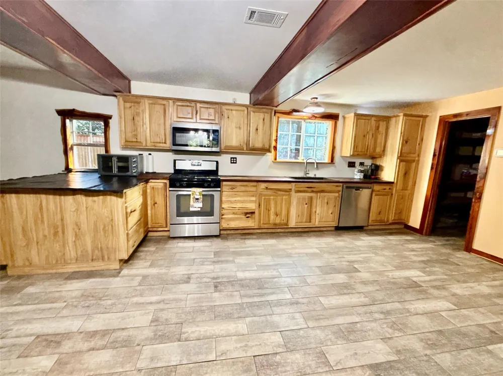 8387 Box Elder Lane Plantersville, TX 77363
