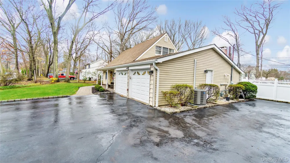 33 Spencer Lane Stony Brook, NY 11790