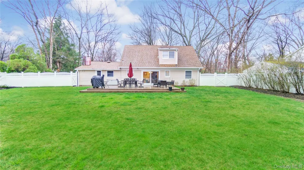 33 Spencer Lane Stony Brook, NY 11790