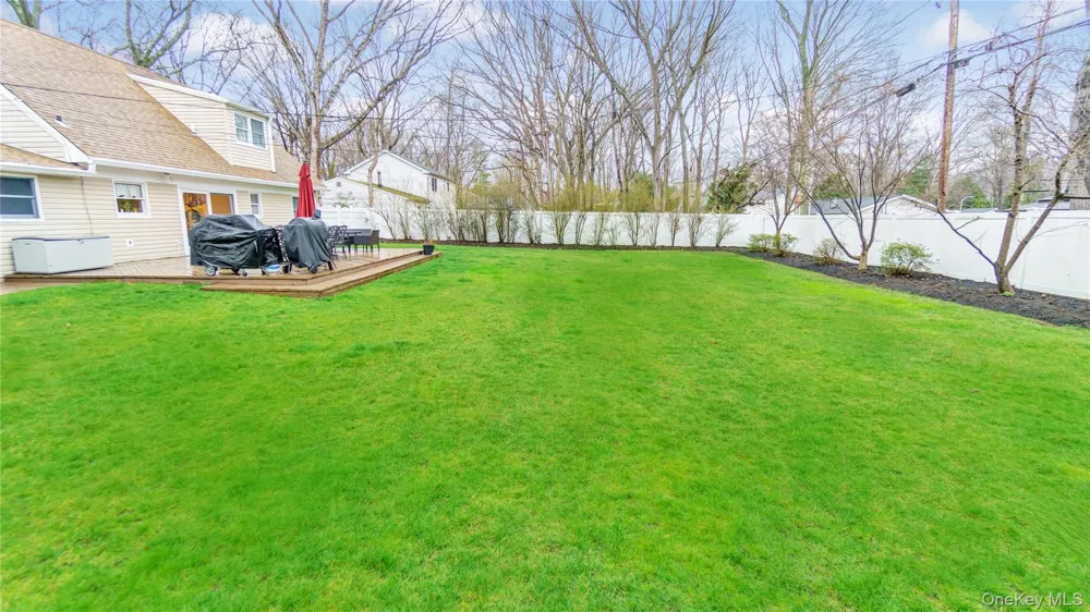 33 Spencer Lane Stony Brook, NY 11790