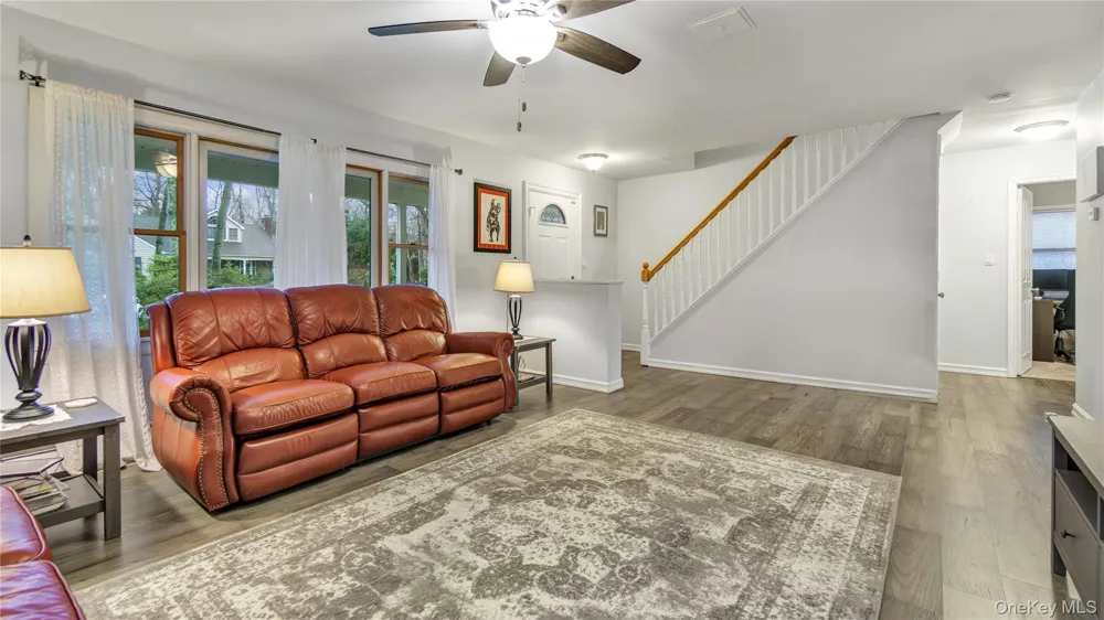 33 Spencer Lane Stony Brook, NY 11790