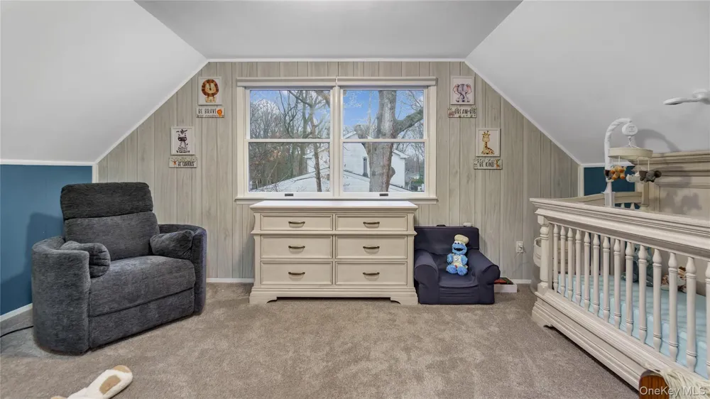 33 Spencer Lane Stony Brook, NY 11790