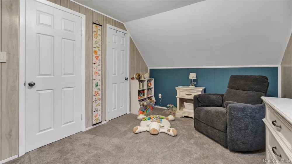 33 Spencer Lane Stony Brook, NY 11790