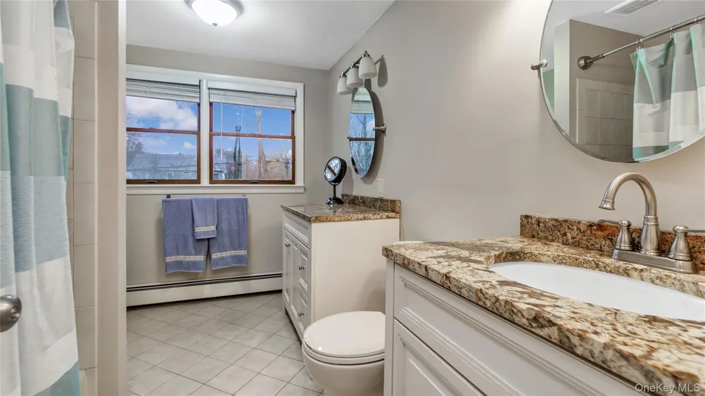 33 Spencer Lane Stony Brook, NY 11790