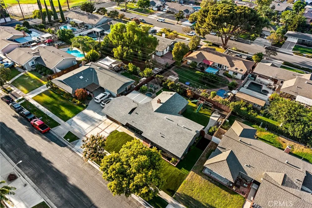 845 W Hacienda Corona, CA 92882