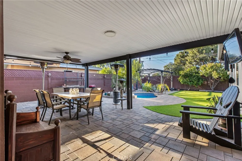 845 W Hacienda Corona, CA 92882