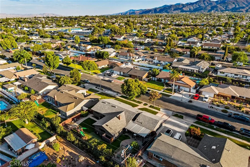 845 W Hacienda Corona, CA 92882