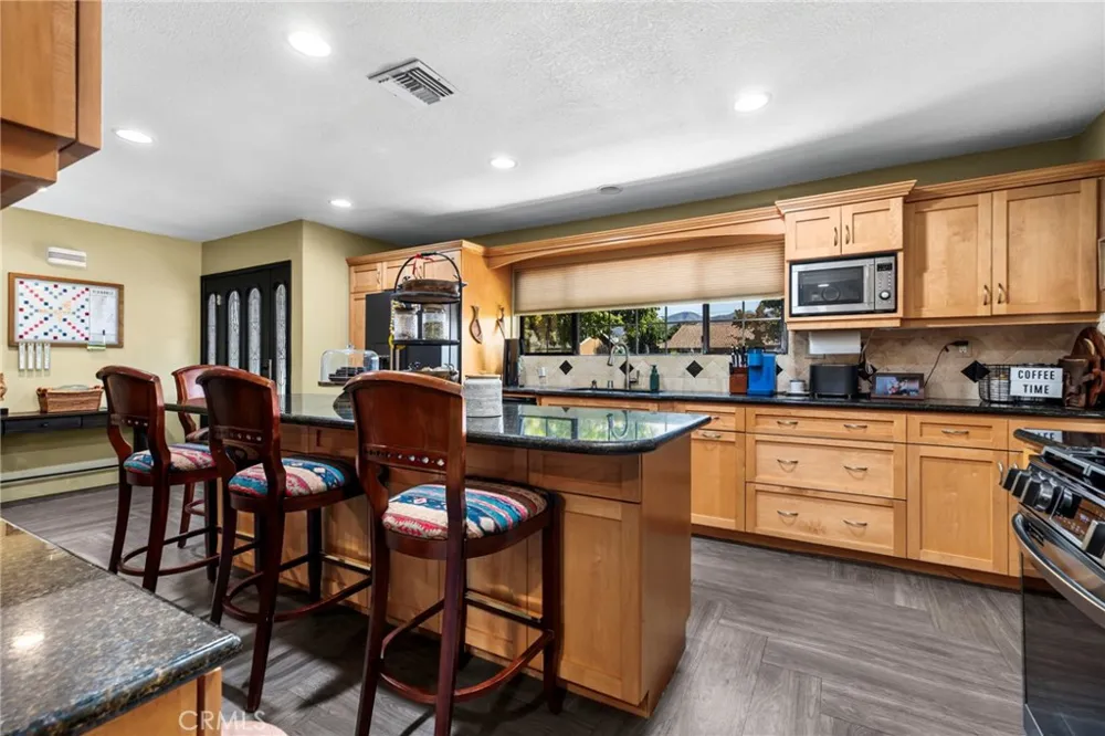 845 W Hacienda Corona, CA 92882