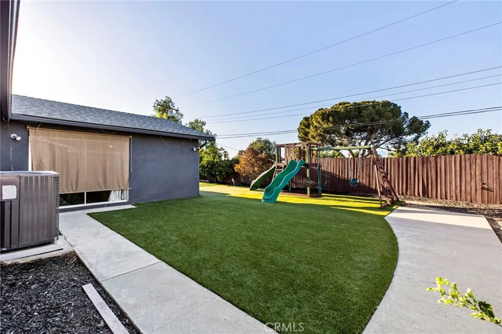 845 W Hacienda Corona, CA 92882