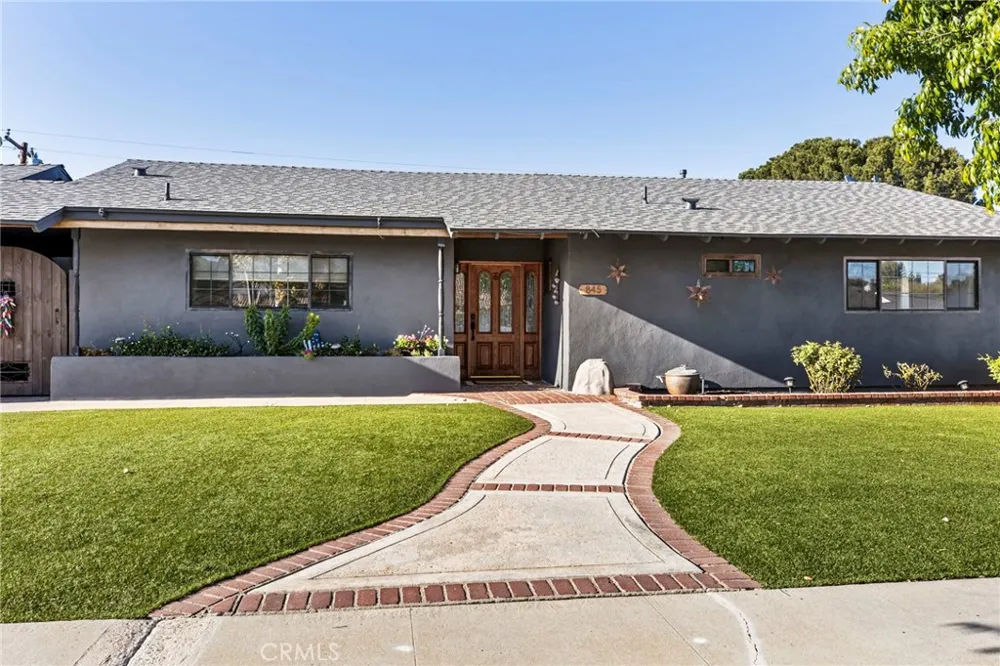 845 W Hacienda Corona, CA 92882