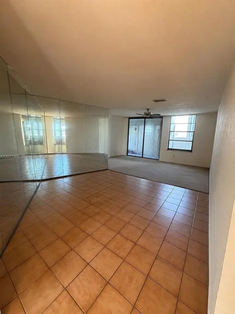 20500 W Country Club Dr #818