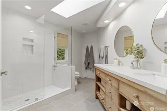 209 Casey Court Steilacoom, WA 98388