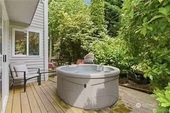 209 Casey Court Steilacoom, WA 98388