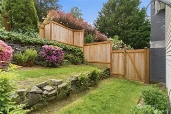 209 Casey Court Steilacoom, WA 98388