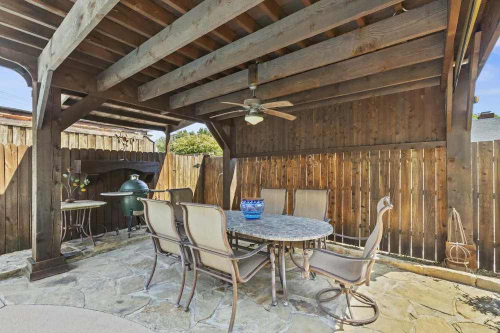 1946 Oakbluff Drive Carrollton, TX 75007
