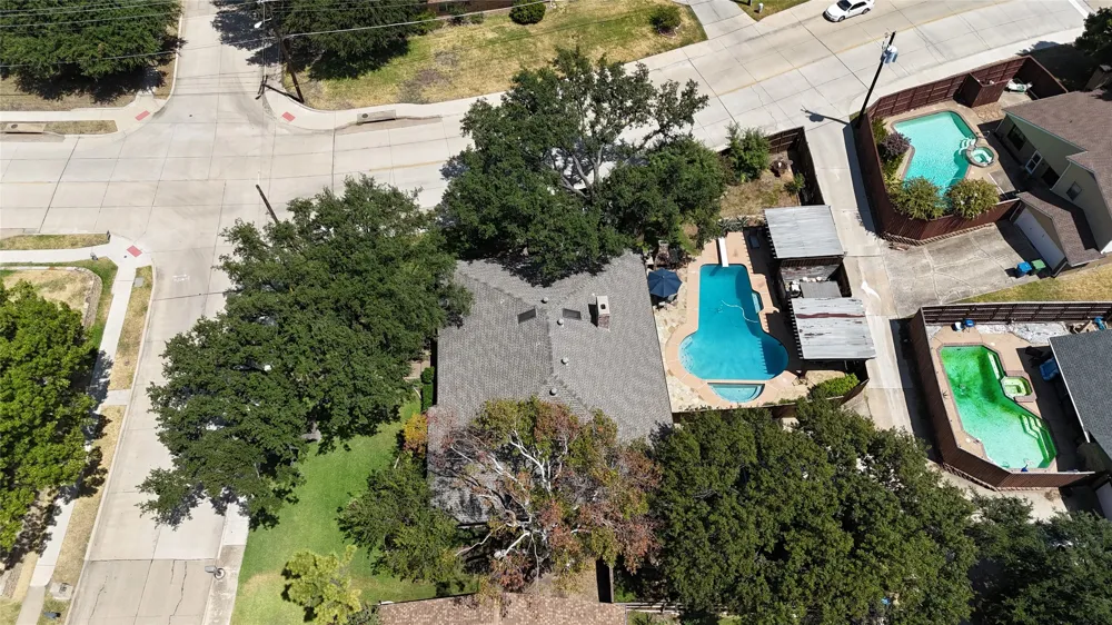 1946 Oakbluff Drive Carrollton, TX 75007