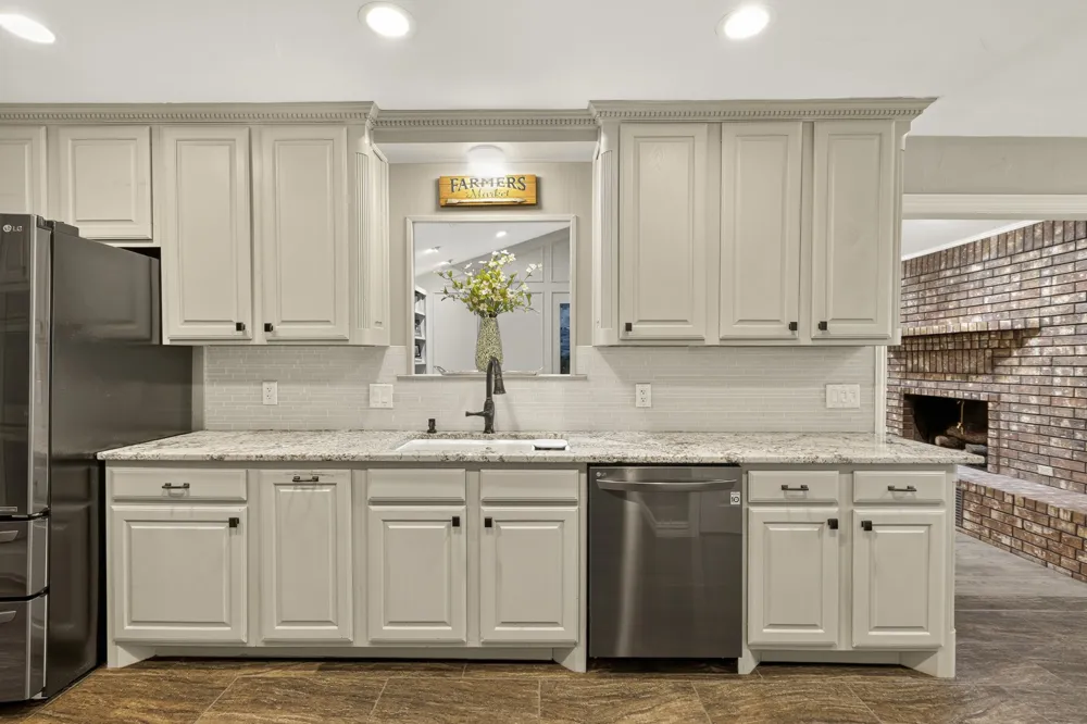 1946 Oakbluff Drive Carrollton, TX 75007