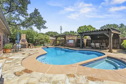 1946 Oakbluff Drive