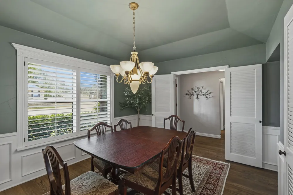 1946 Oakbluff Drive Carrollton, TX 75007