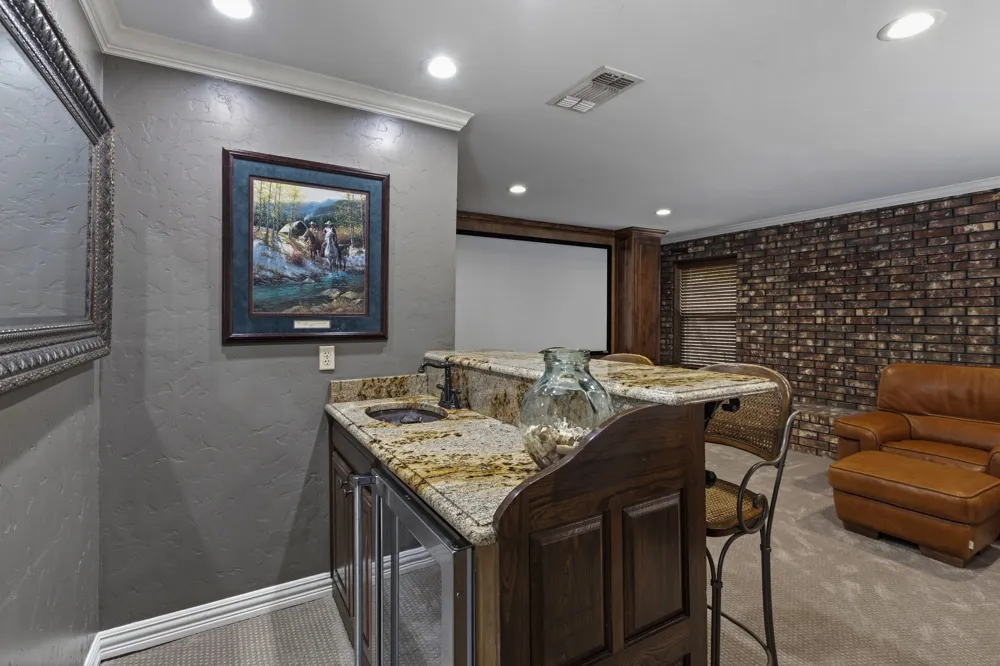 1946 Oakbluff Drive Carrollton, TX 75007