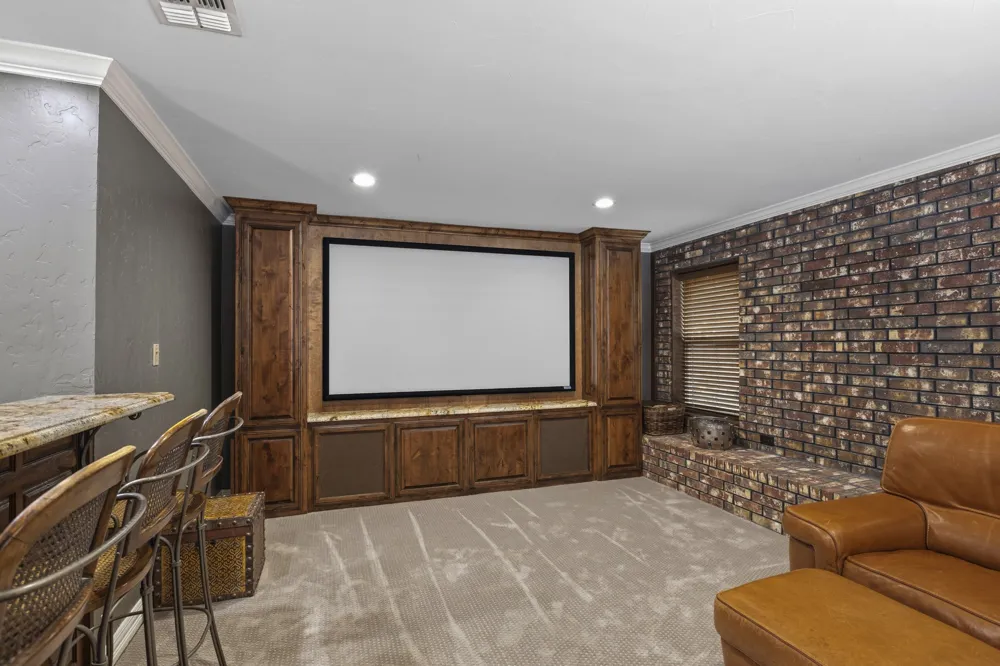 1946 Oakbluff Drive Carrollton, TX 75007