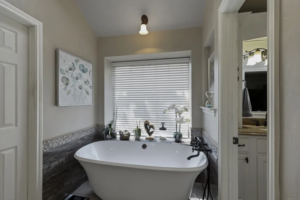 1946 Oakbluff Drive Carrollton, TX 75007