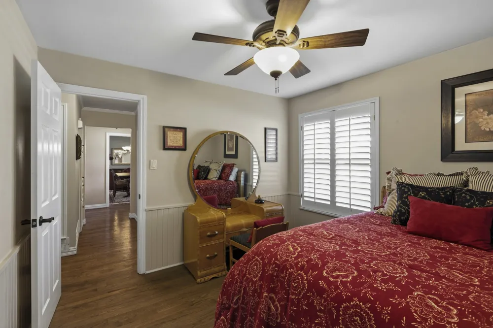 1946 Oakbluff Drive Carrollton, TX 75007