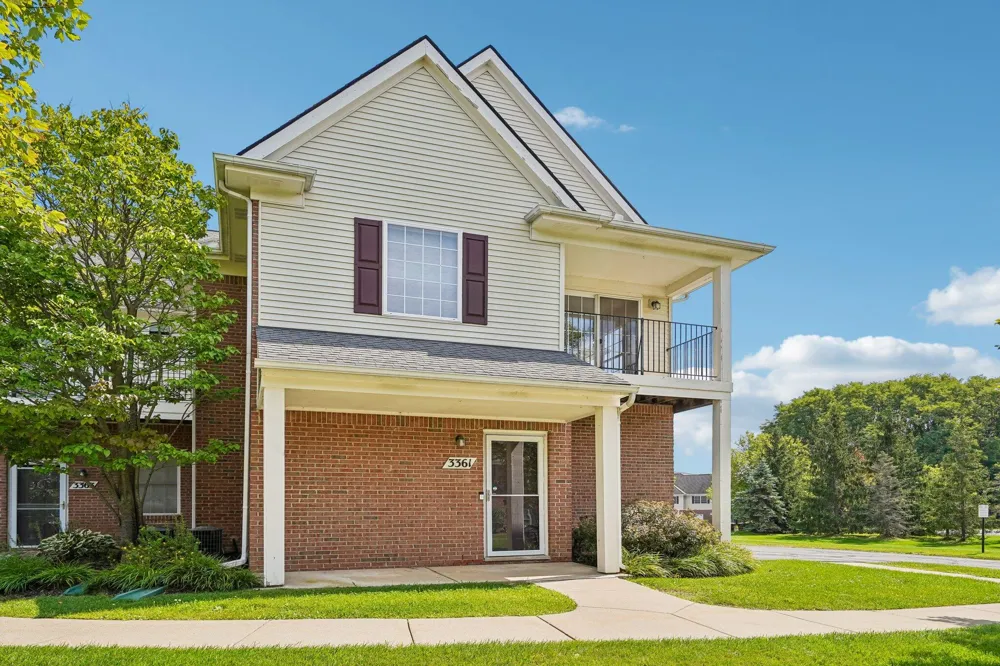 3361 Kneeland Circle Howell, MI 48843