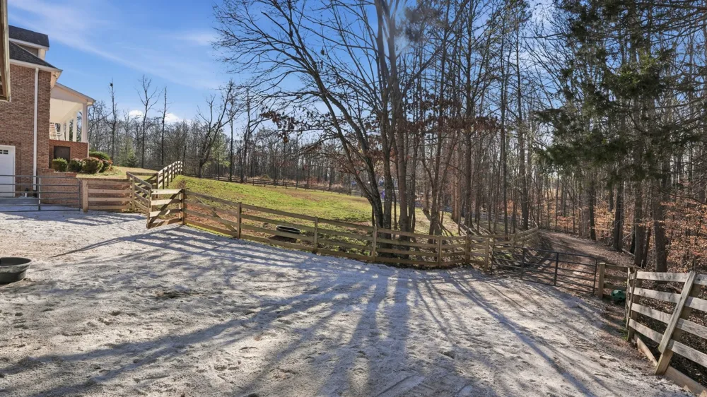 135 Vols Ln Estill Springs, TN 37330
