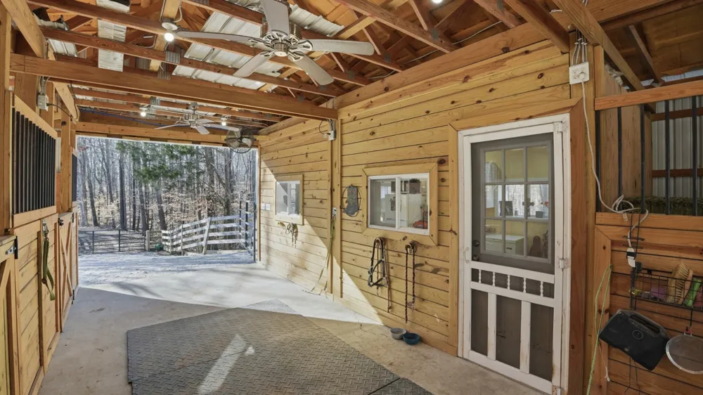 135 Vols Ln Estill Springs, TN 37330