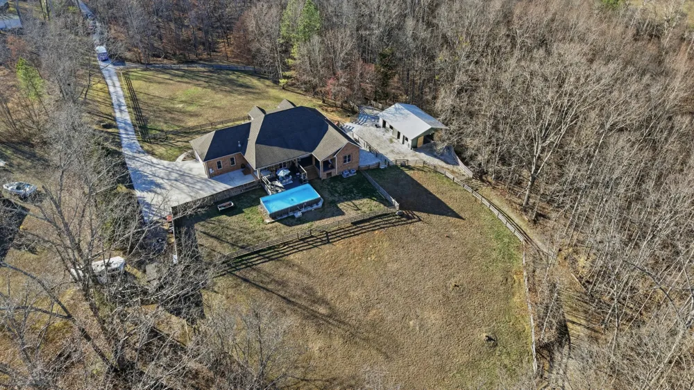 135 Vols Ln Estill Springs, TN 37330