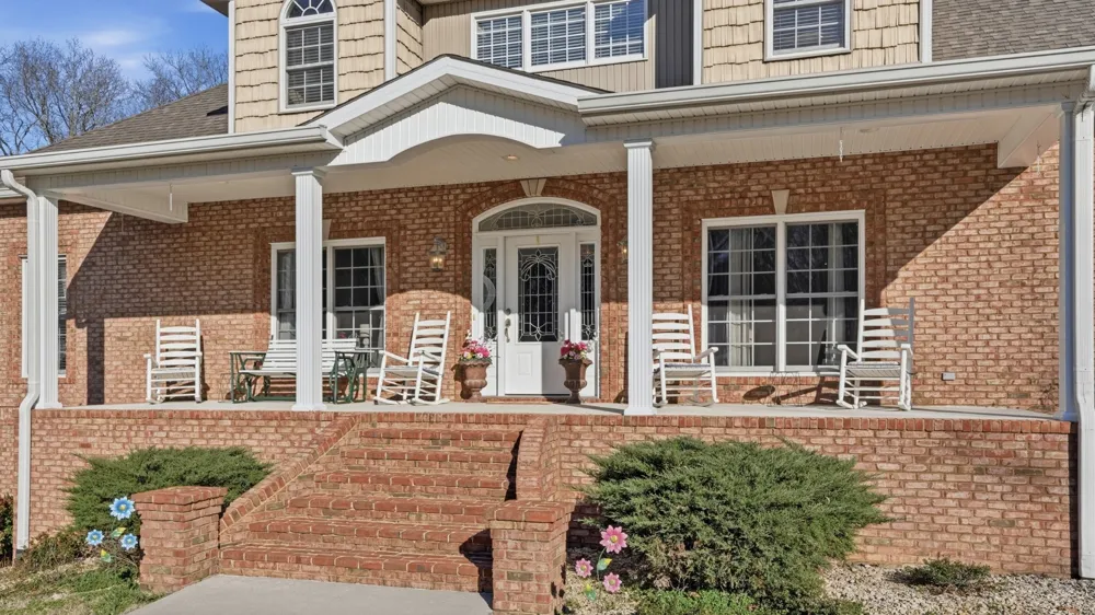 135 Vols Ln Estill Springs, TN 37330