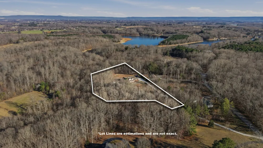 135 Vols Ln Estill Springs, TN 37330