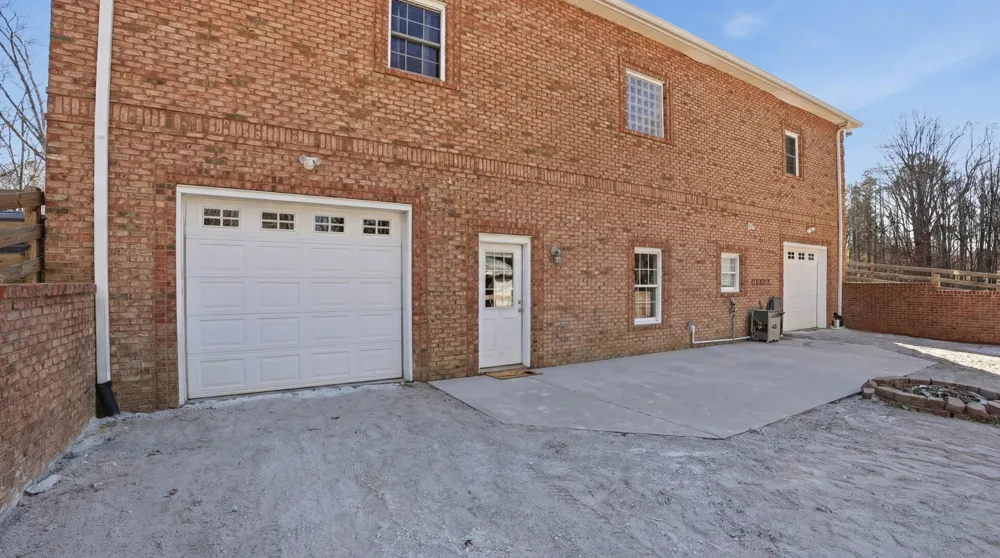 135 Vols Ln Estill Springs, TN 37330