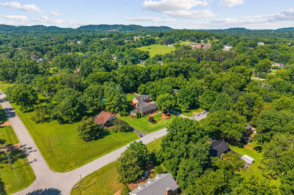 1206 Holly Hill Dr Franklin, TN 37064