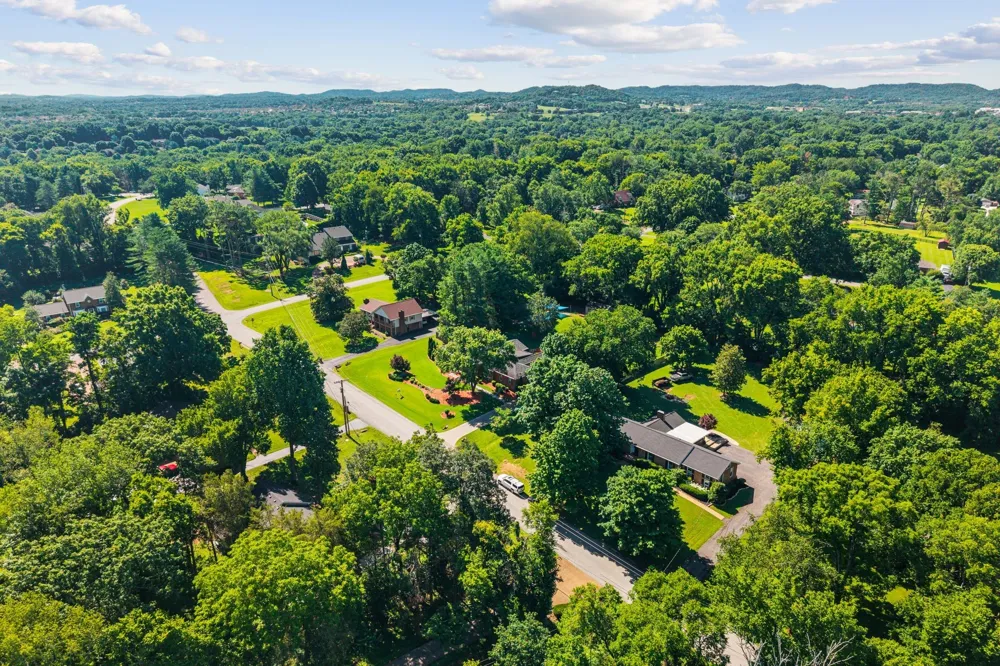 1206 Holly Hill Dr Franklin, TN 37064