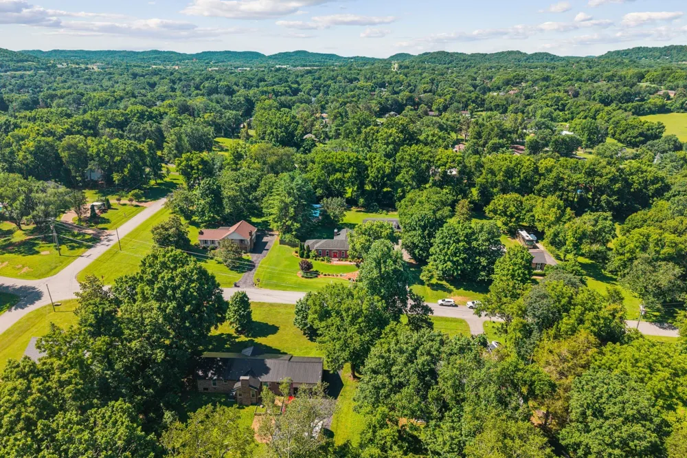 1206 Holly Hill Dr Franklin, TN 37064