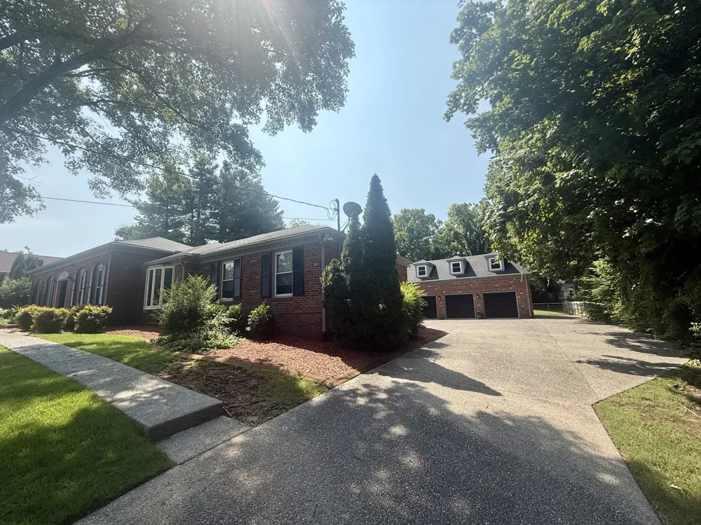 1206 Holly Hill Dr Franklin, TN 37064