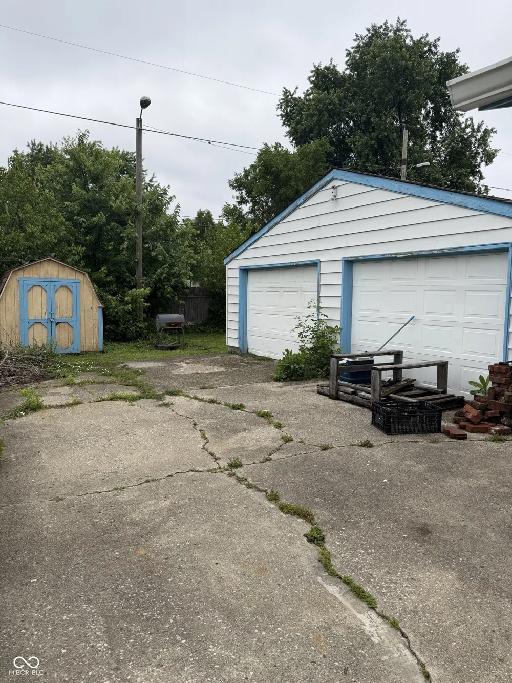 2526 Hillside Avenue Indianapolis, IN 46218
