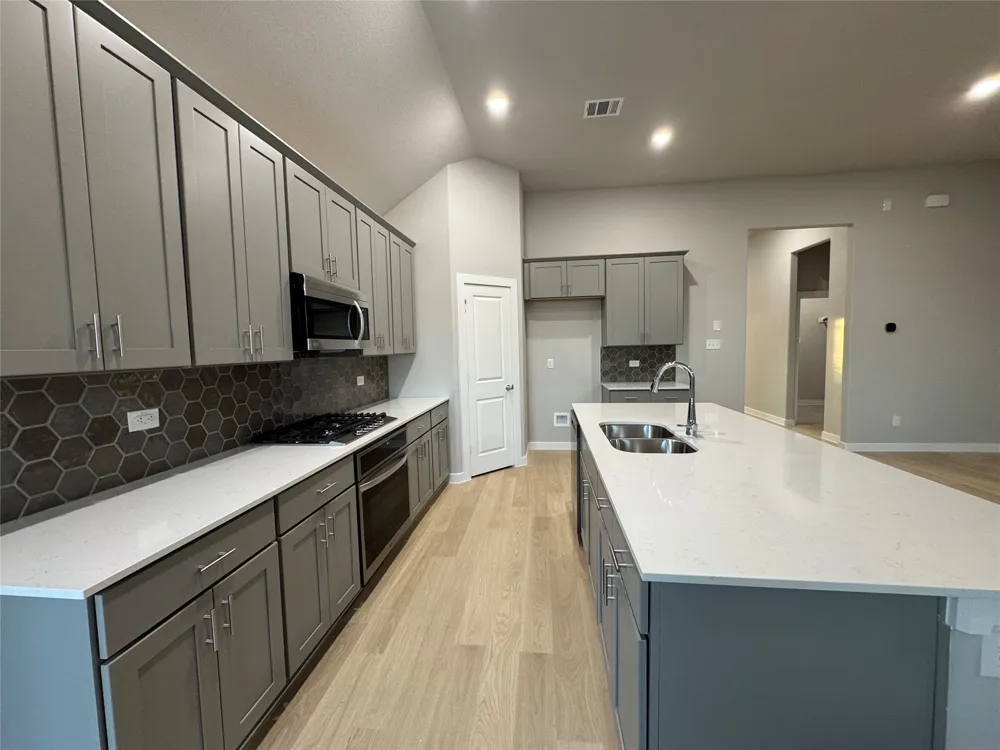400 Stone Hollow Drive Ferris, TX 75125