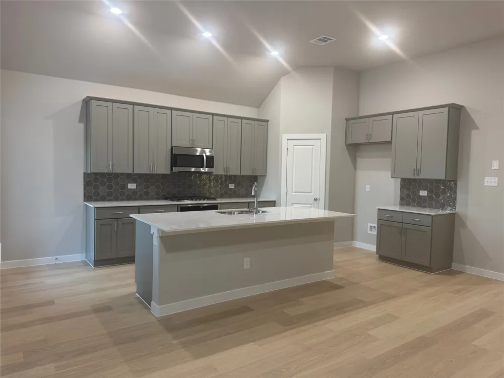 400 Stone Hollow Drive Ferris, TX 75125