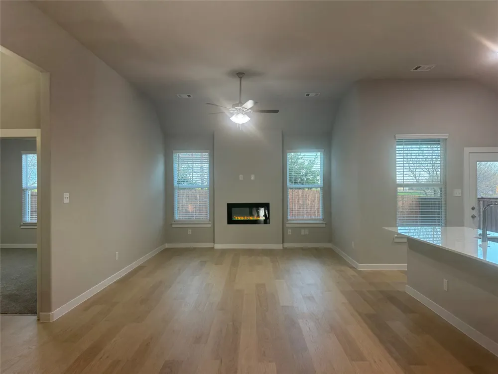 400 Stone Hollow Drive Ferris, TX 75125