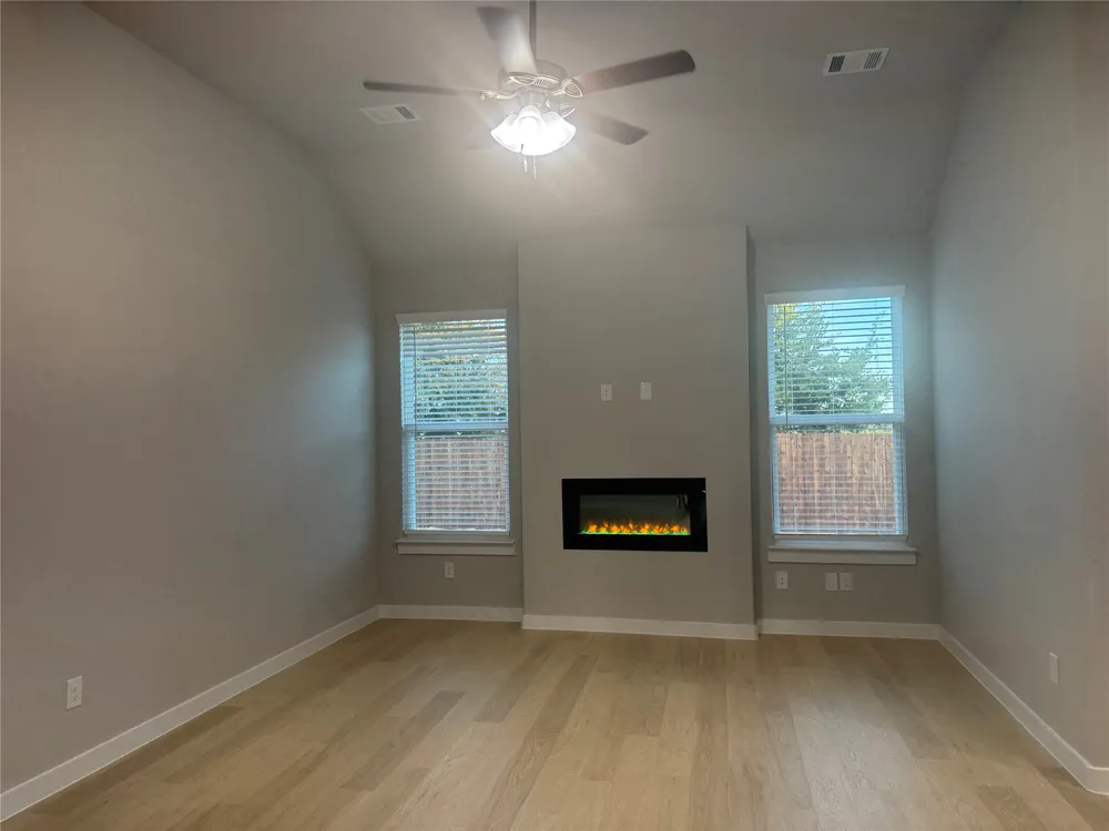 400 Stone Hollow Drive Ferris, TX 75125