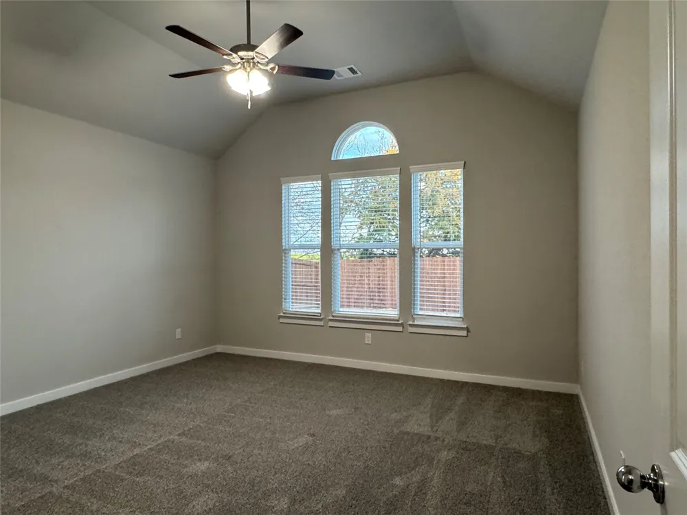 400 Stone Hollow Drive Ferris, TX 75125
