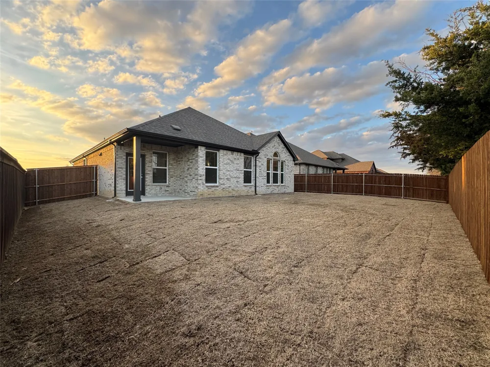 400 Stone Hollow Drive Ferris, TX 75125