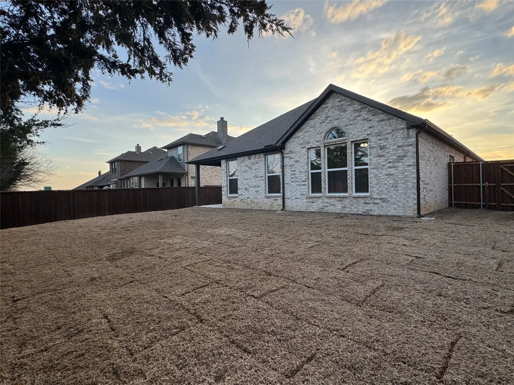400 Stone Hollow Drive Ferris, TX 75125