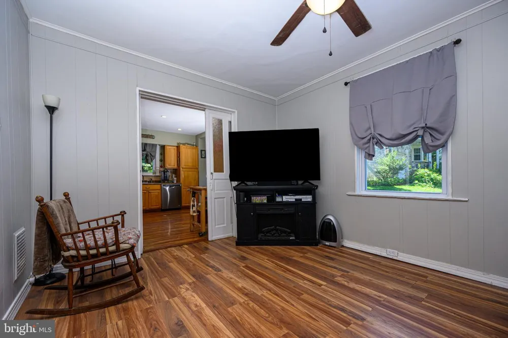 5 WHITEMARSH AVENUE Glenside, PA 19038