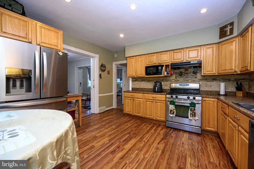5 WHITEMARSH AVENUE Glenside, PA 19038