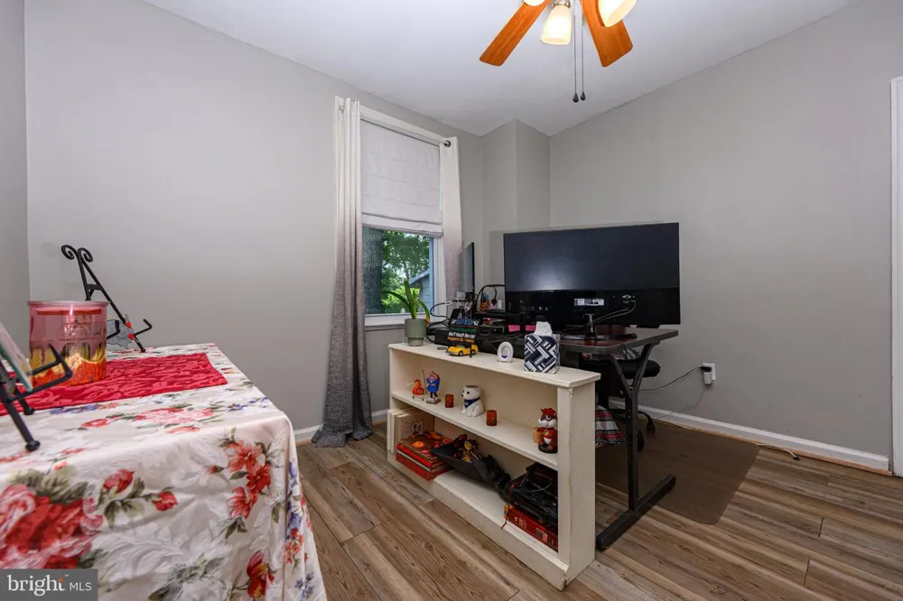 5 WHITEMARSH AVENUE Glenside, PA 19038