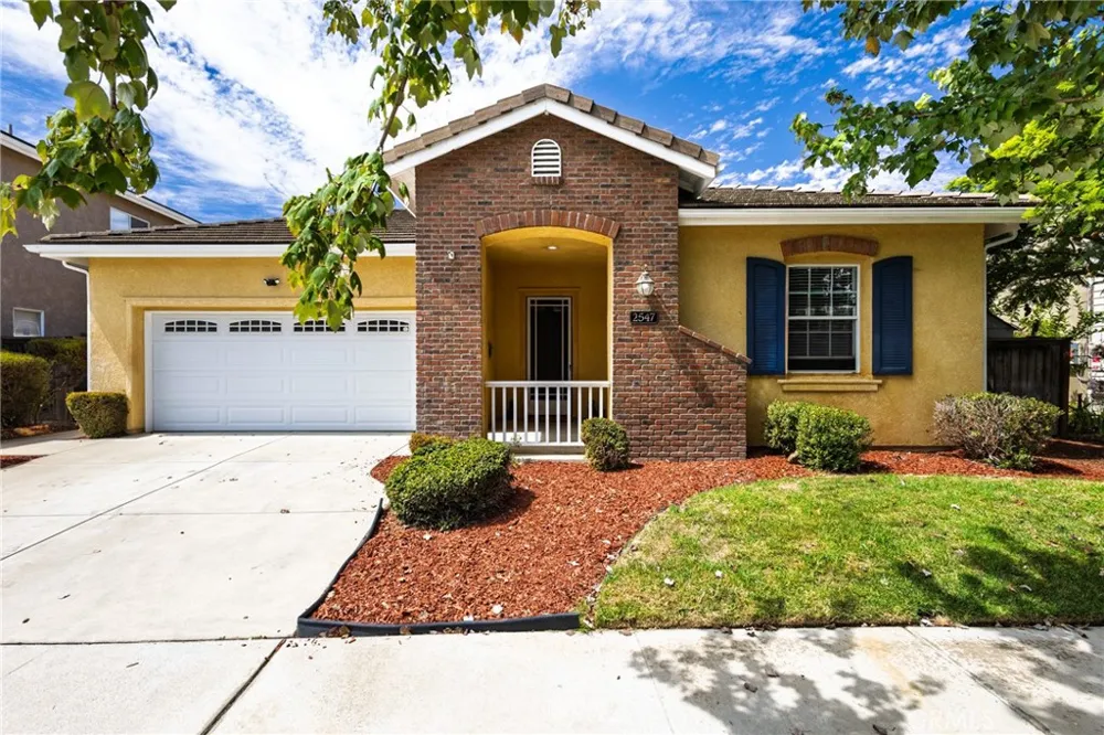 2547 Logan Santa Maria, CA 93455
